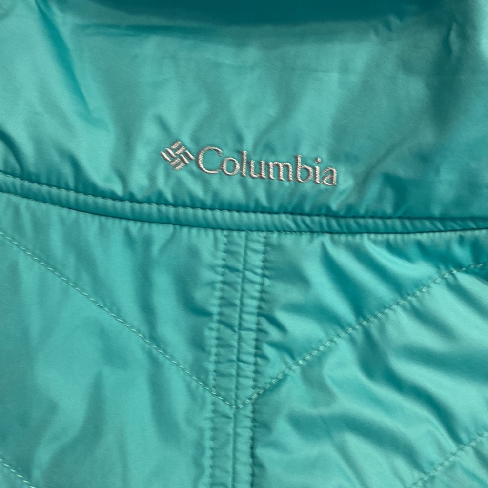 Columbia Women Vest size L beautiful green color long 24” bust 38” - Picture 5 of 8